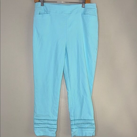 Chico's Light Blue Cropped Pant size 8 - Picture 1 of 9